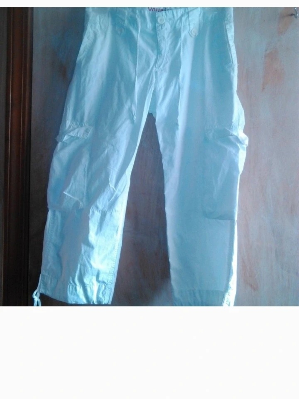 Younique Women's White Cargo Capris Size 11